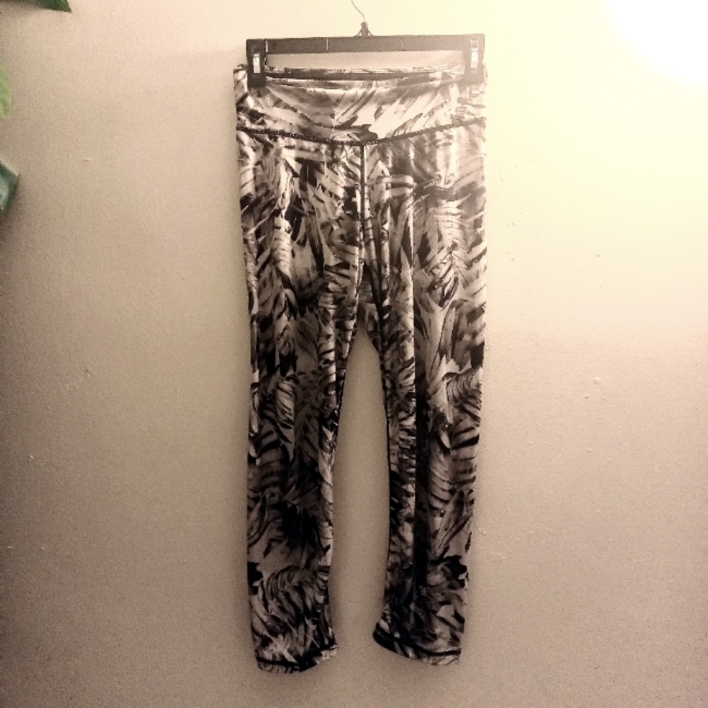 Prana Black white and black print yoga pants size XS